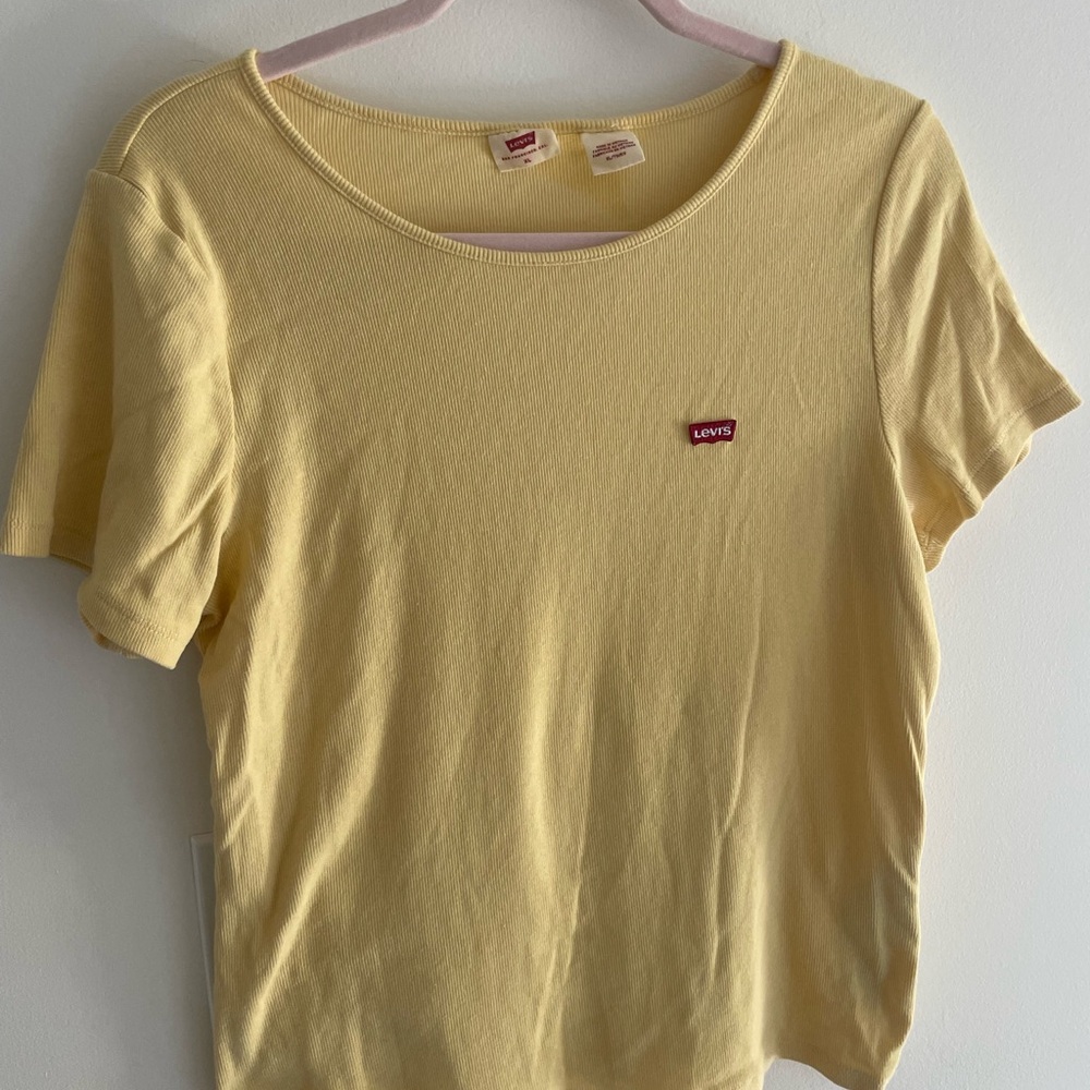Levi's Women's Sunny Yellow Tee